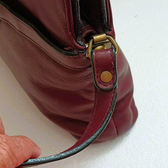 Share Etienne Aigner Leather Crossbody Bag Classic Vintage Oxblood Logo Purse - Picture 10 of 16